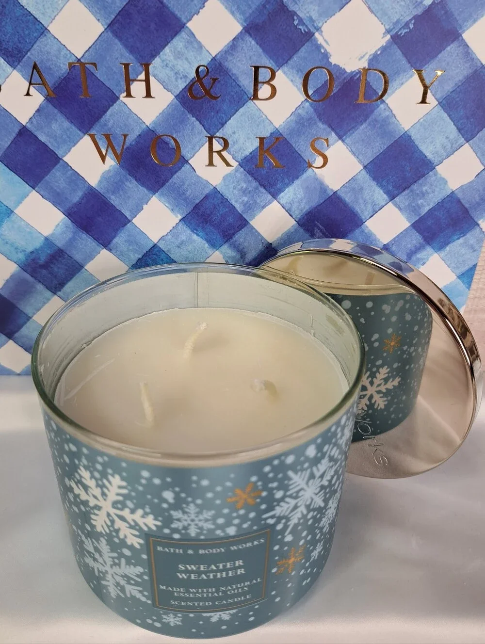 Bath & Body Works 'SWEATER WEATHER' Scented 3-Wick Candle in Luminious Wrap - Picture 6 of 11